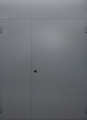 Полуторастворчатая металлическая дверь с глухой фрамугой и серым полимерным покрытием